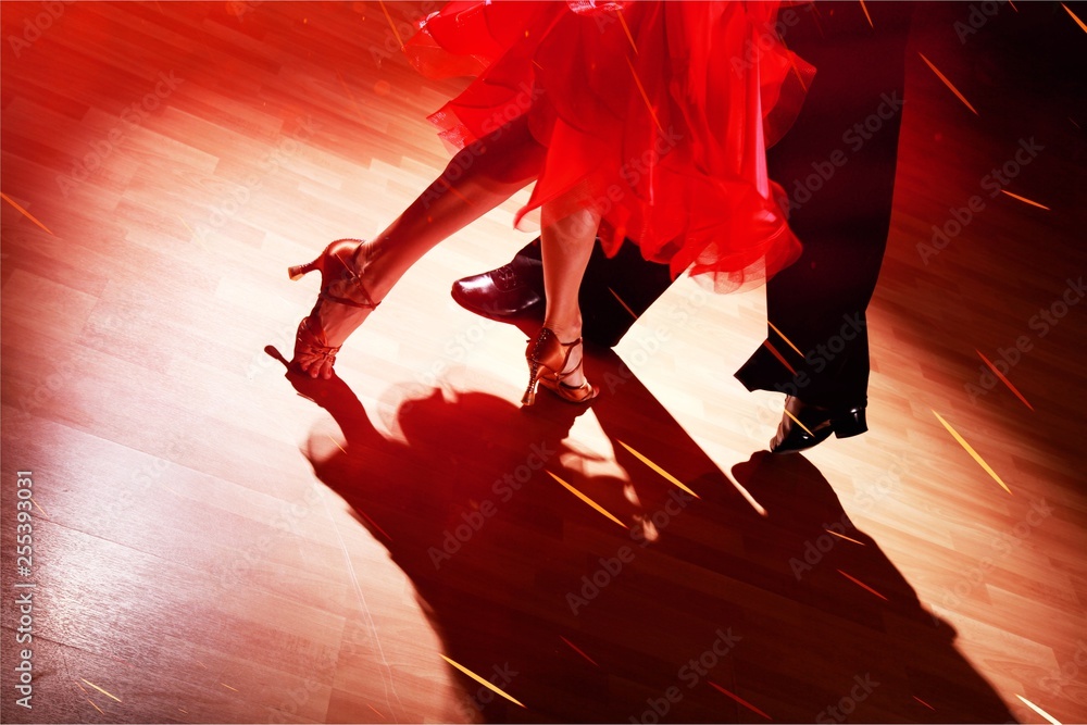 Fototapeta Mężczyzna i kobieta tańczą salsę w tle