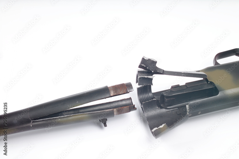 Zerborstene Waffen Zerborstene Waffen