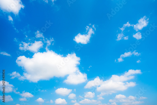  Blue sky and white clouds © ธันยกร ไกรสร