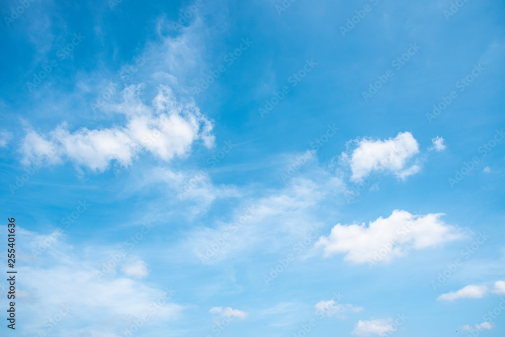  Blue sky and white clouds