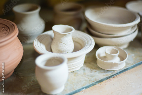 a variety of handmade pottery © Alexey Achepovsky