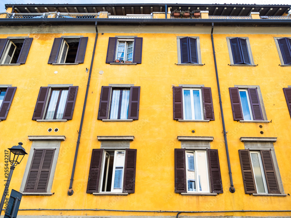yellow apartment house in Bergamo