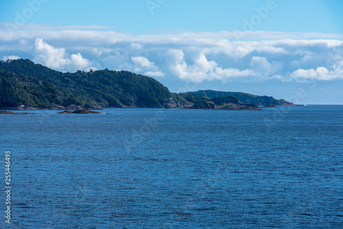 Fototapeta Naklejka Na Ścianę i Meble -  Sailing Dusky Sound