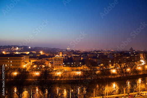 Fototapeta Naklejka Na Ścianę i Meble -  Rome Nighttime Cityscape