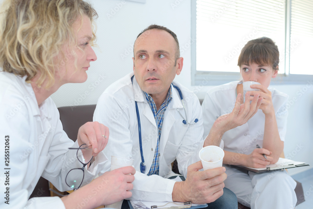 Obraz premium medical staff having a break