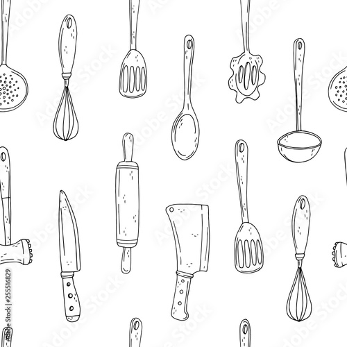 Seamless vector pattern of elements with hand drawn kitchen tools on a white background.