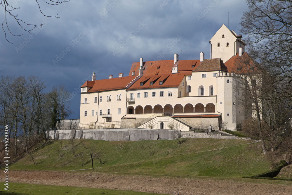 hist. Schloss in Seefeld am Pilsensee (Bayern)