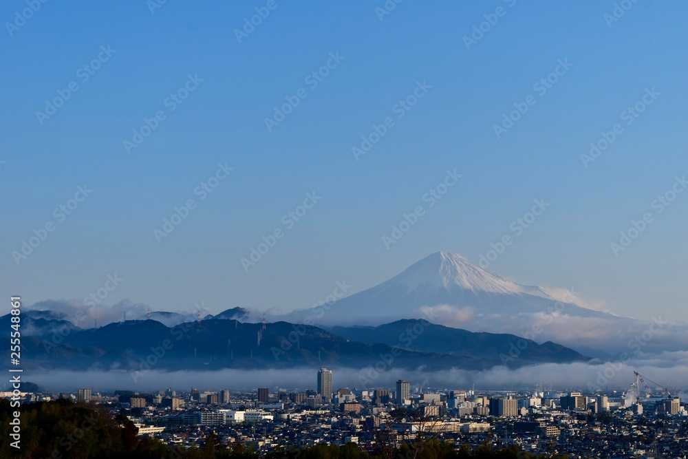 富士山が見える街〜A city with a view of Mt.Fuji.
