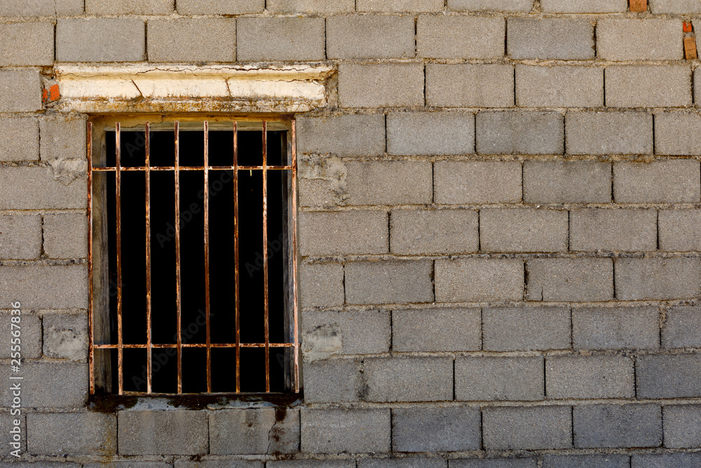 Obraz premium Ruined window