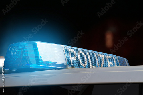 Polizei im Einsatz bei Nacht