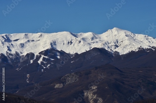White mountain for skiing © Paolo
