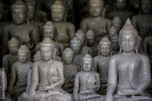 Marmorstatuen Buddha Figuren