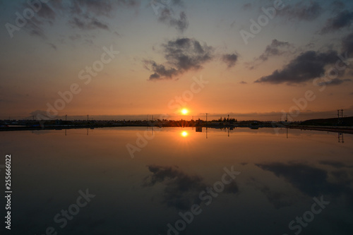 Sunset on the lake © Phuong