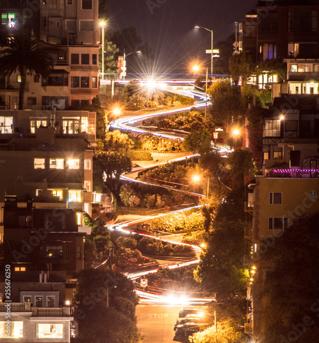 Lombard traffic at night