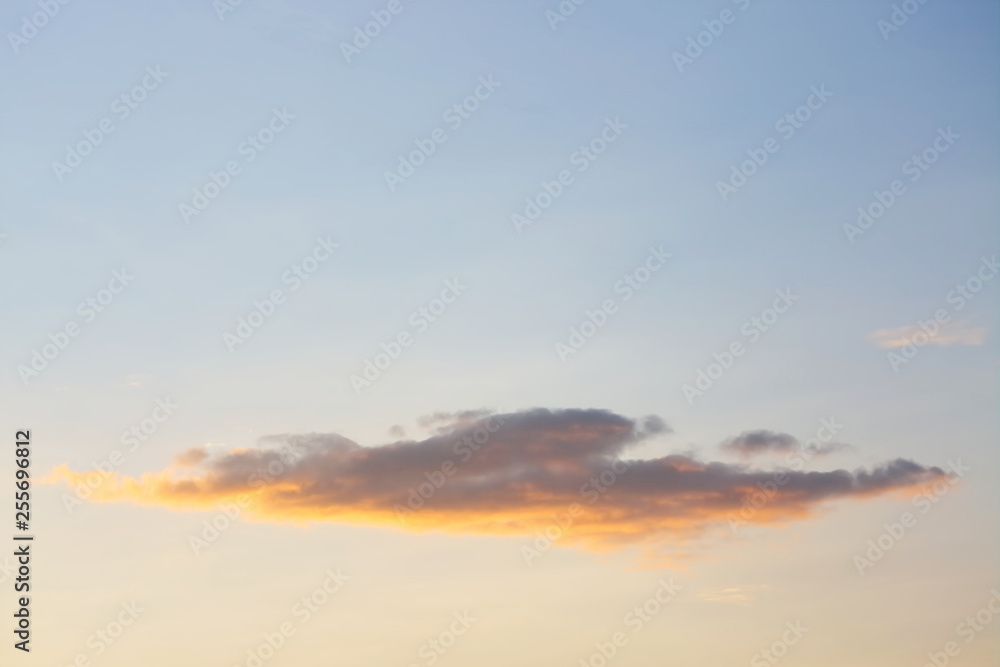 Fototapeta premium single cloud on twilight dusk sky background