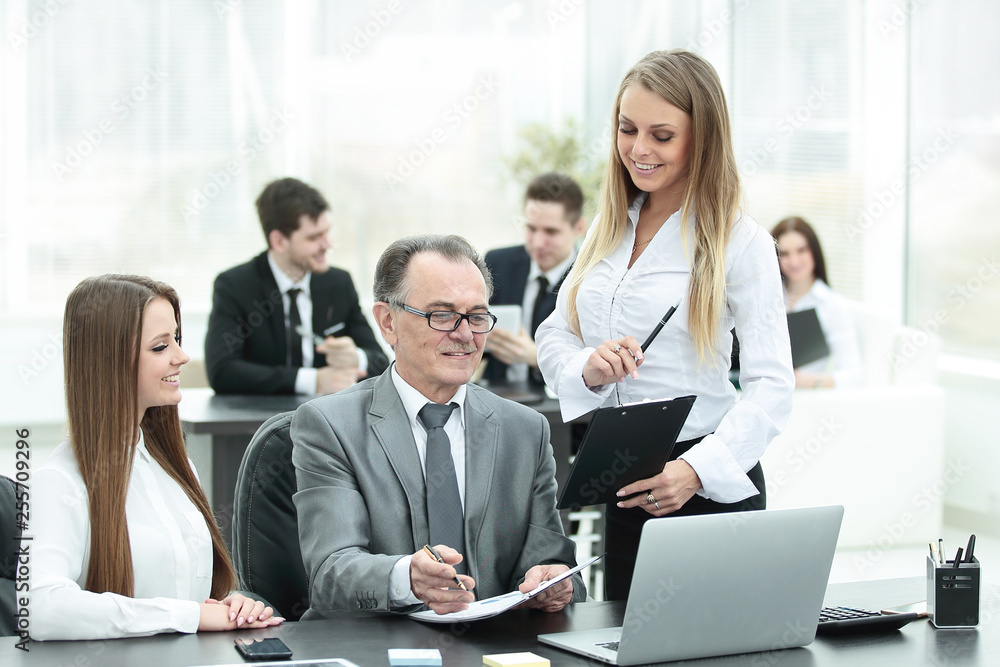 business team discussing with the head of financial data business team discussing with the head of financial data