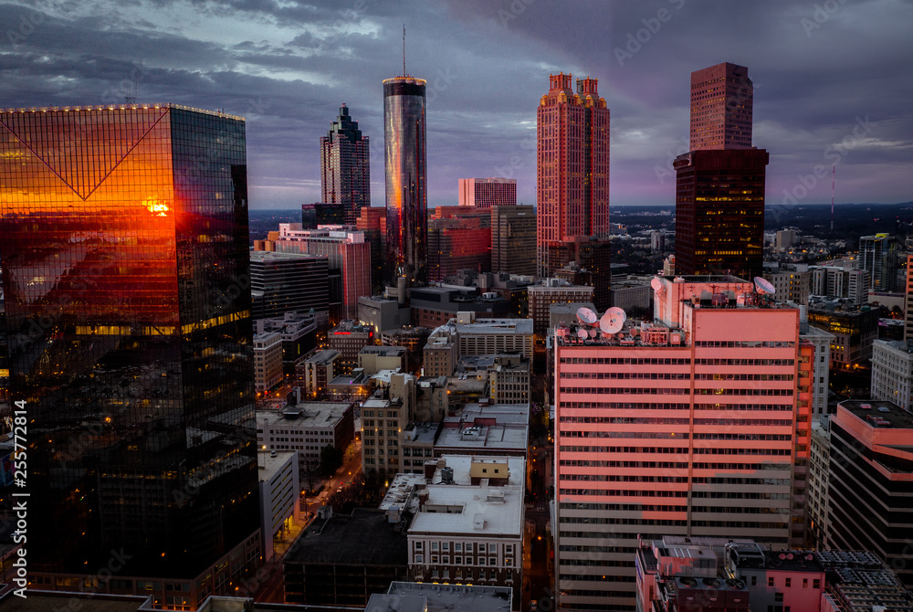 Obraz premium City Sunset Reflection