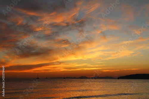 Fototapeta Naklejka Na Ścianę i Meble -  Beautiful view of the Andaman Sea at sunset. Thailand.
