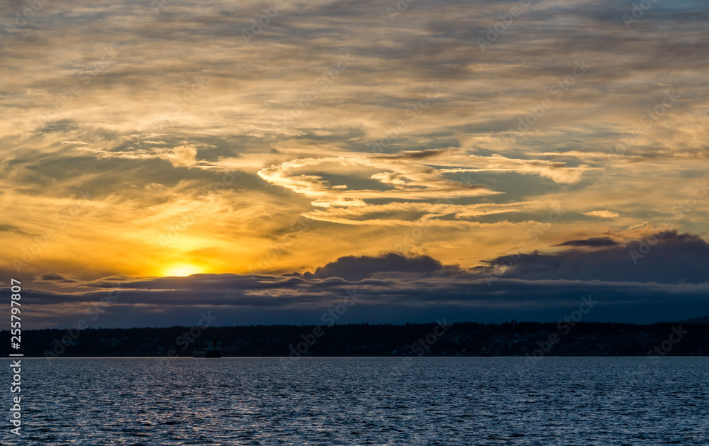 Naklejka premium Eerie Sunset Landscape