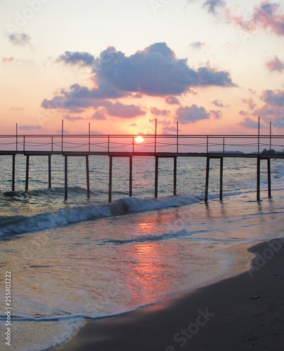 Sonnenuntergang am Steg, am Meer © natürlich Natur