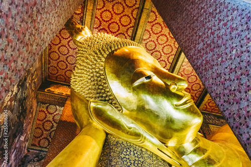 Photography Statue de Bouddha à Bangkok en Thaïlande dans le temple Wat Pho
