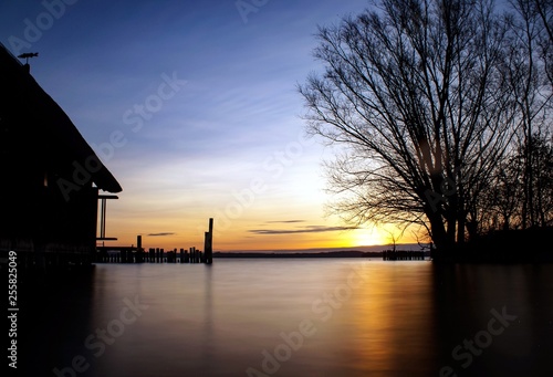 Photos sunrise over the lake