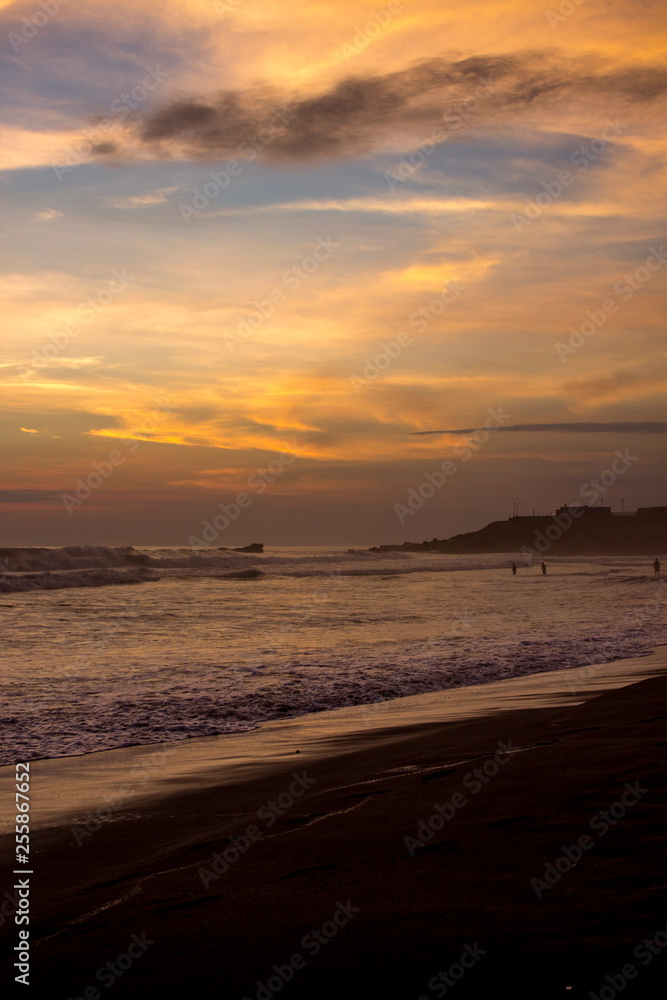 Fototapeta premium Playa de Mollendo al Atardecer