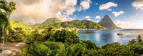 Fotografia, Obraz St. Lucia - Caribbean Sea with Pitons and Rainbow