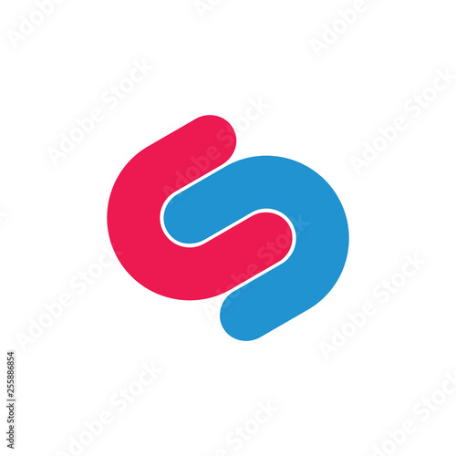 abstract letters cs linked geometric logo