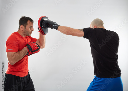 Kickbox fighter and coach training © Xalanx
