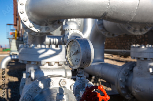 Different types of valves and indicators in the oil industry