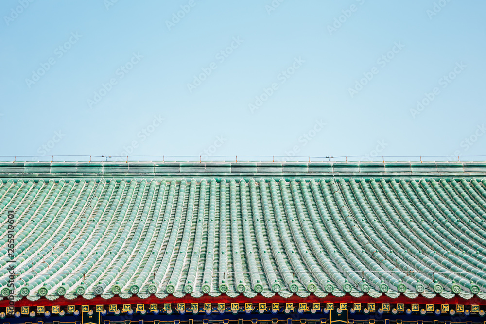 Fototapeta premium Chinese traditional roof detail background