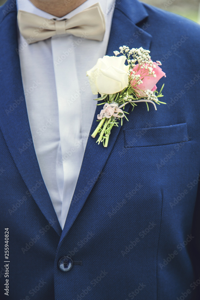 Granatowy garnitur ślubny - obrazy, fototapety, plakaty 