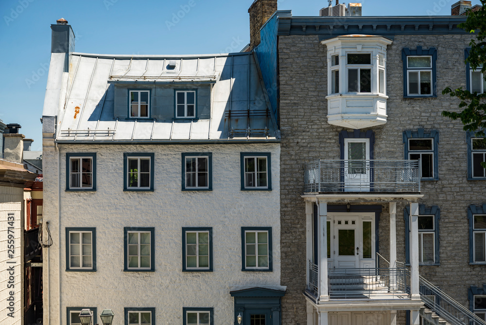 Fototapeta premium Old coloured buildings in Quebec City, Canada