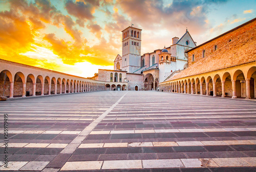 Obraz na płótnie Basilica of St. Francis of Assisi at sunset, Assisi, Umbria, Italy w salonie
