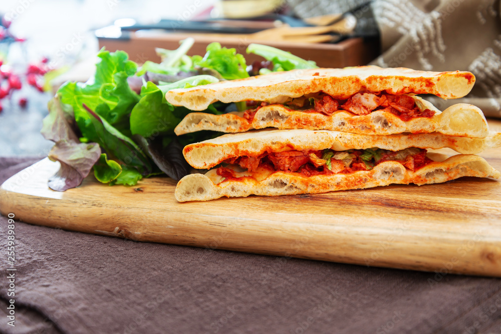 roasted chicken tandoori sauce sandwich roasted chicken tandoori sauce sandwich