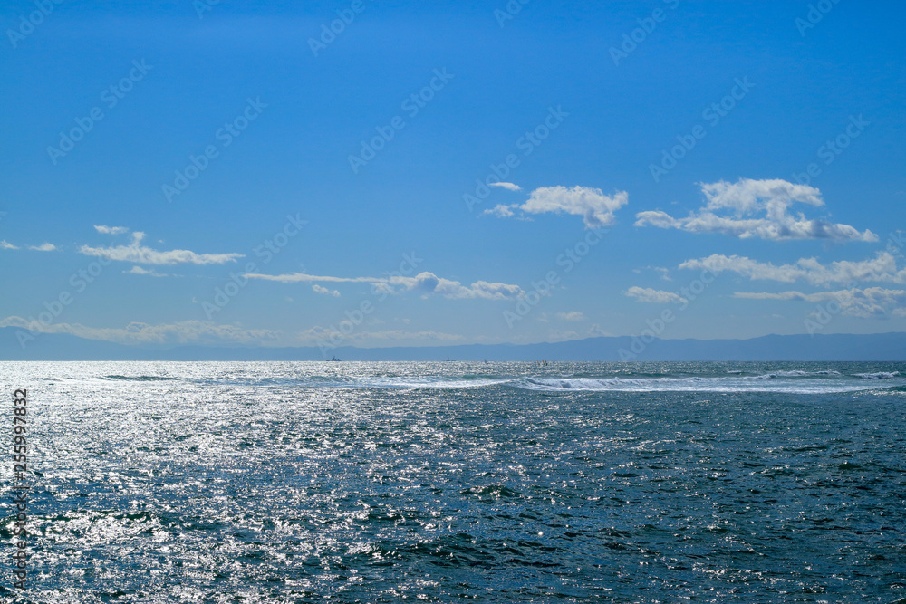 Naklejka premium きらめく海 水平線