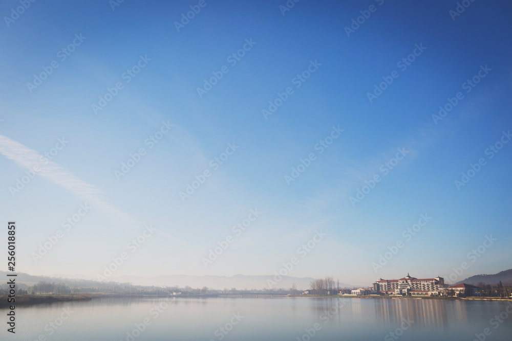 Obraz premium sunset over the lake