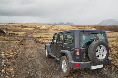 Car on Icelandic terrain © Gudellaphoto