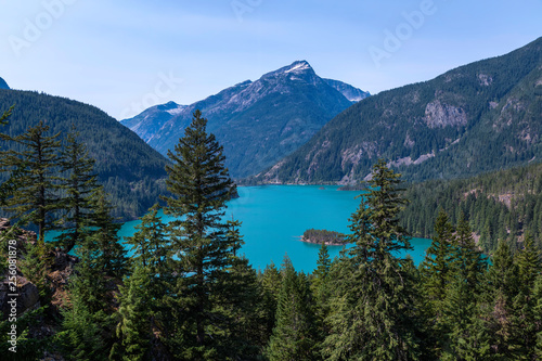 Fototapeta Naklejka Na Ścianę i Meble -  Diablo Lake in the North Cascades National Park
