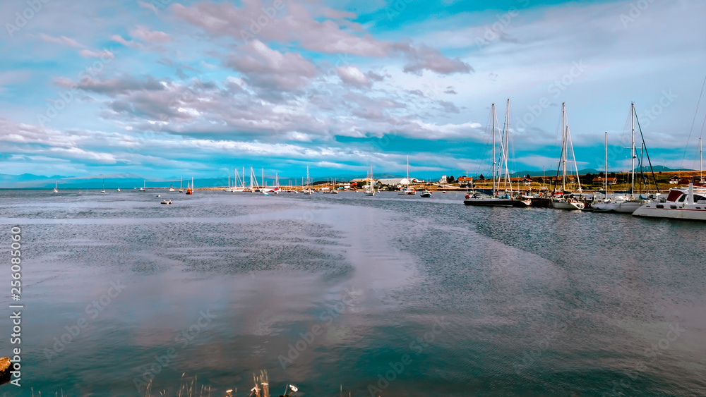 Fototapeta premium Botes, sea, sky