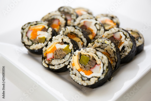 Kimbap filled with vegetables, egg and eanchovy © GEOLEE