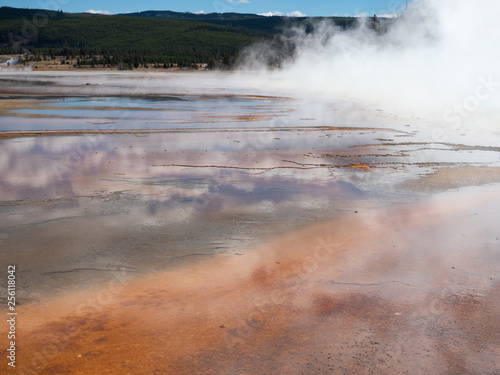 Grand Prismatic Spring w Parku Narodowym Yellowstone