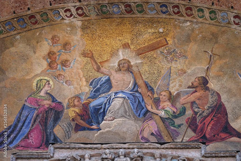 Christ in glory, bezel greater arch, the facade of the Basilica San Marco, St. Mark's Square, Venice, Italy, UNESCO World Heritage Sites 