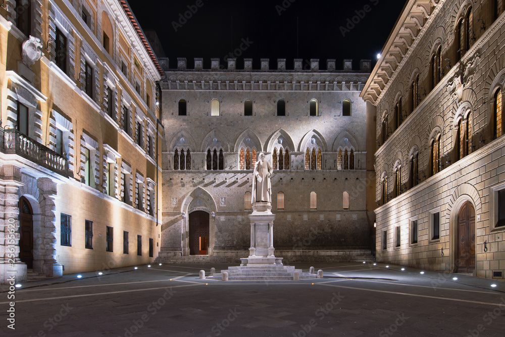 Salimbeni square in Siena. With the monument of Sallustio Bandini