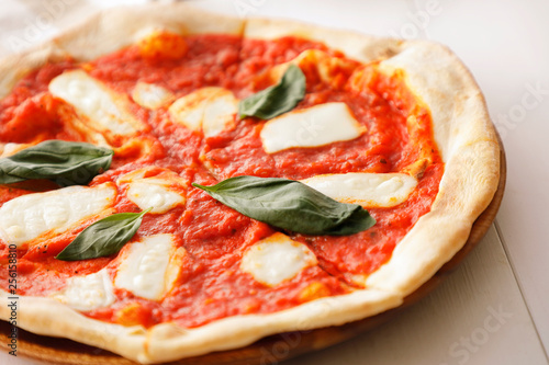 ピザ マルゲリータ Pizza Margherita