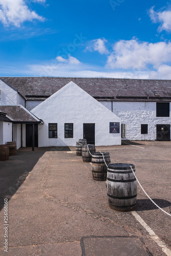 Whiskey Destillerie in den schottischen Highlands