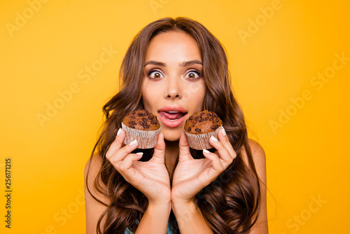 Photos Close up photo beautiful her she wavy lady hold hands arms muffins sweets maniac