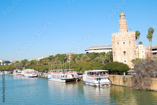 Wallpaper Mural PAISAJE DE SEVILLA Torontodigital.ca