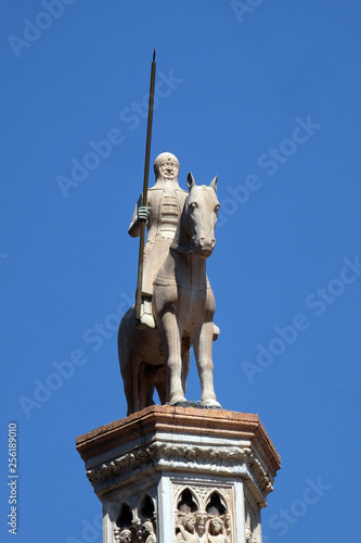 Equestrian statue of Cansignorio della Scala, Tomb of Cansignorio della Scala, work by Bonino da Campione, Scaliger Tombs in Verona, Italy